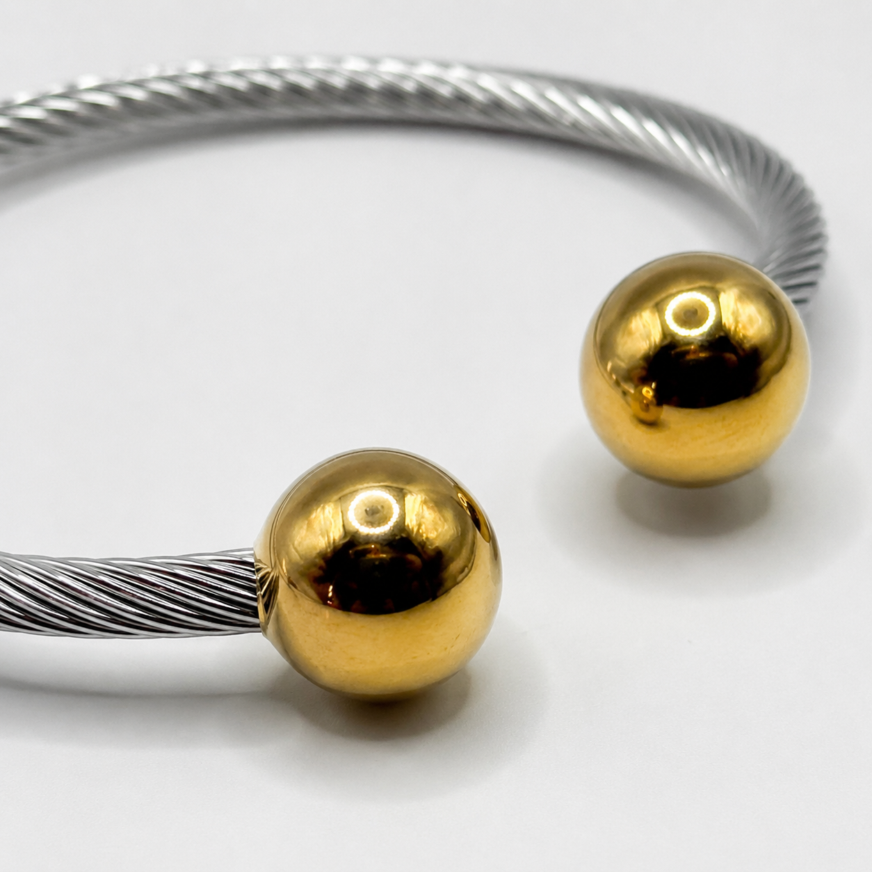 Classic Cable Orb Bangle